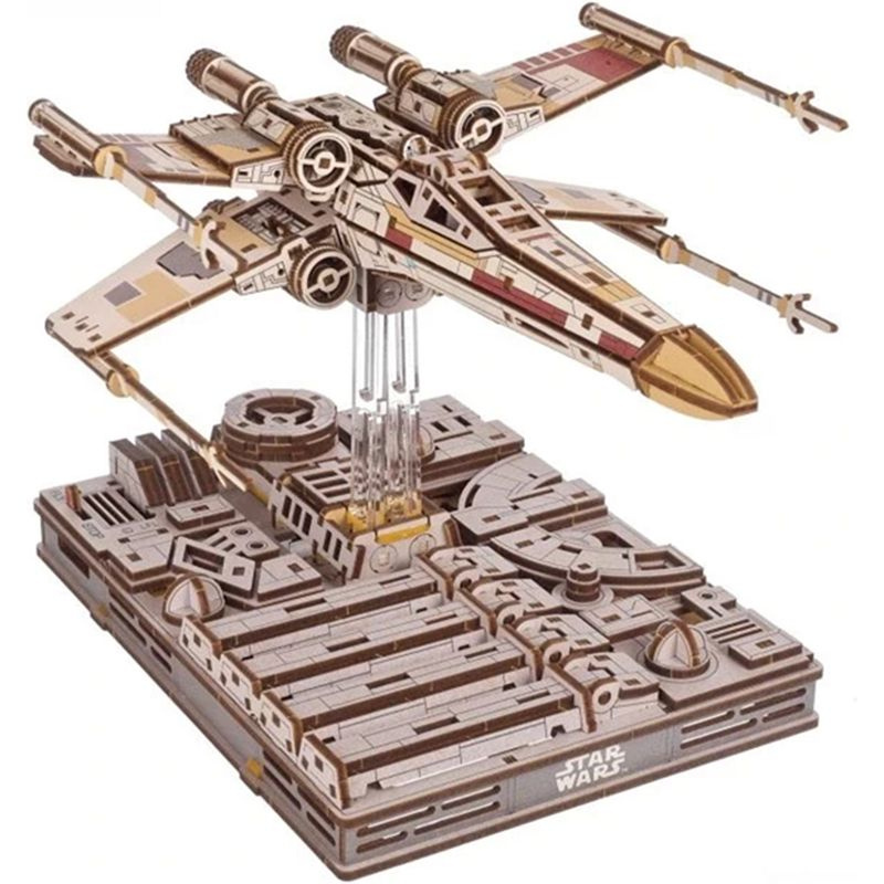 Ugears 3D dřevěná mechanická skládačka Star Wars Luke Skywalker X-Wing stíhačka