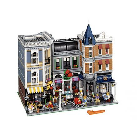 LEGO® Creator Expert 10255 Shromáždění na náměstí